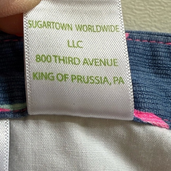 Lilly Pulitzer “Sri Lanka” Blue And Hot Pink Buttoned Shorts With Side Pockets - Picture 13 of 13